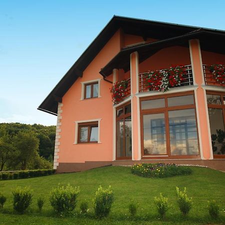 Rooms Markovic Otočac Екстериор снимка