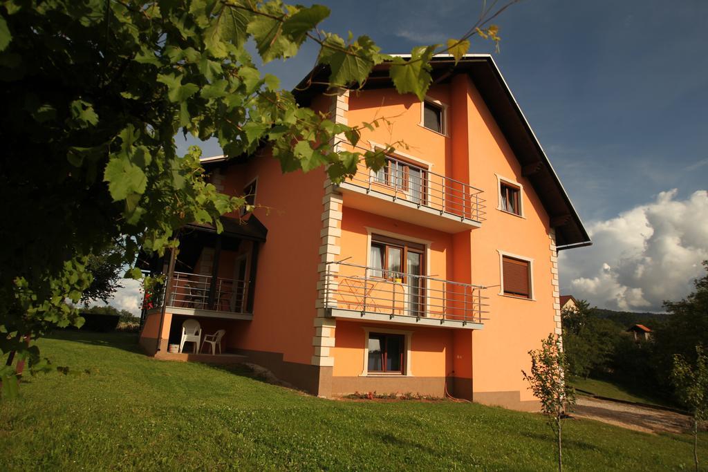 Rooms Markovic Otočac Екстериор снимка