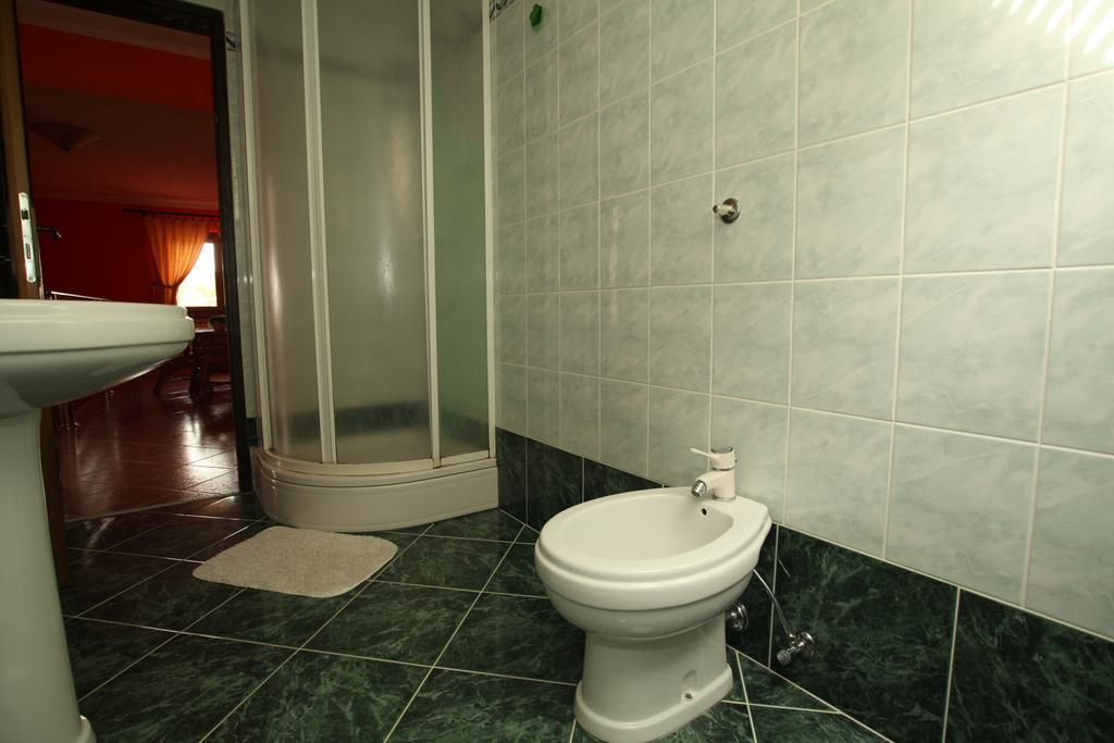 Rooms Markovic Otočac Стая снимка